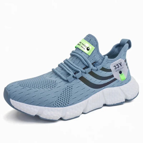Baskets homme orthopédiques style décontracté sur fond blanc