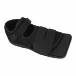 Chaussure de barouk longue et stable sur fond blanc