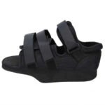 Chaussure de barouk ouverte et antidérapante sur fond blanc