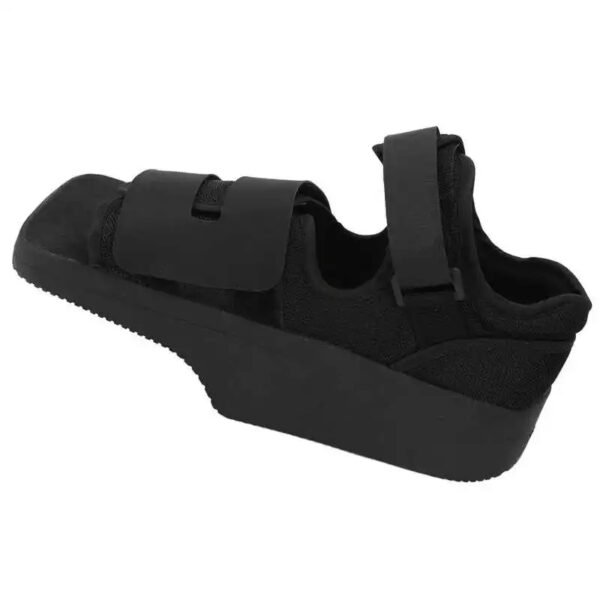 Chaussure de barouk pour soutien sur fond blanc