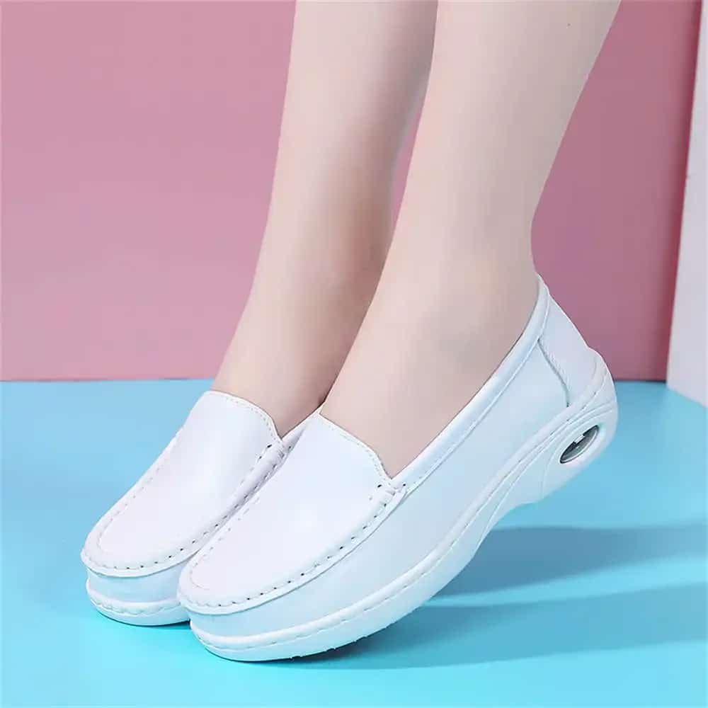 chaussure_pied_plat_femme_orthopedique_style_sabot_03