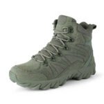 Chaussures orthopédiques montantes homme style militaire sur fond blanc