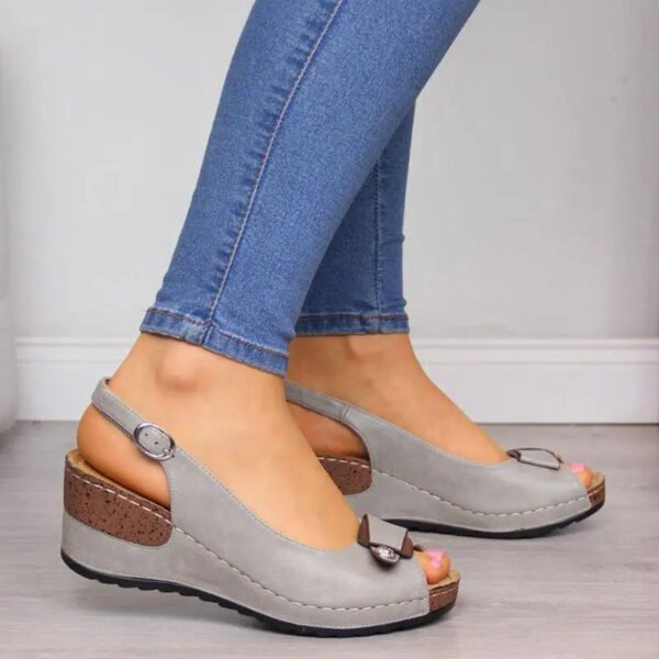 Chaussures orthopédiques talon ouvertes avec lanière – Image 3