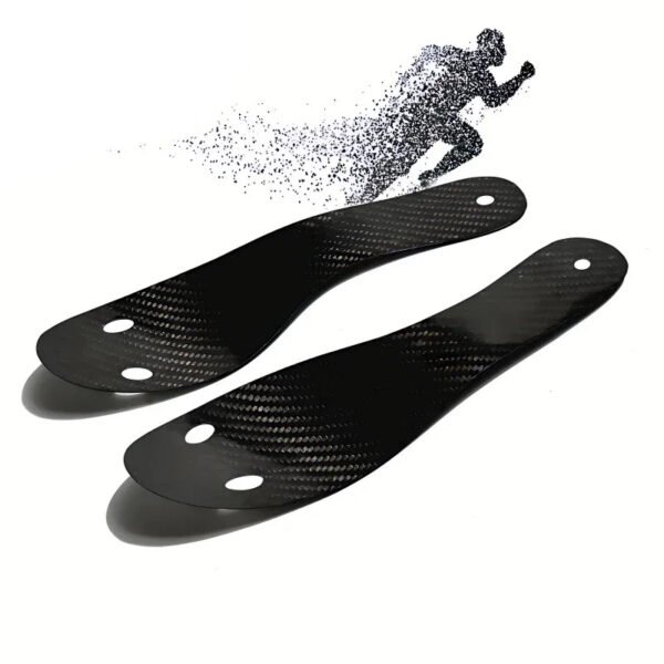 Lot de 2 semelles en carbone pour course à pied sur fond blanc