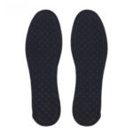 Lot de 2 semelles en carbone noires et désodorisantes sur fond blanc