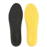 Lot de 2 semelles orthopédiques pour le sport douces et massantes sur fond blanc
