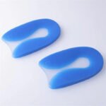 Lot de 2 talonnettes orthopédiques en forme de U sur fond gris