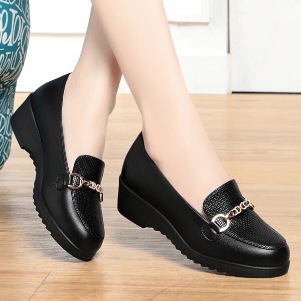 Mocassin orthopédique femme noir en microfibre – Image 3