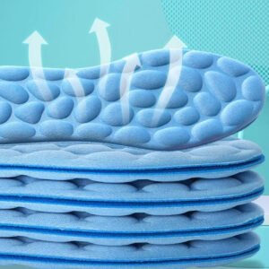 Semelle orthopédique amortissante bleue et souple sur fond bleu