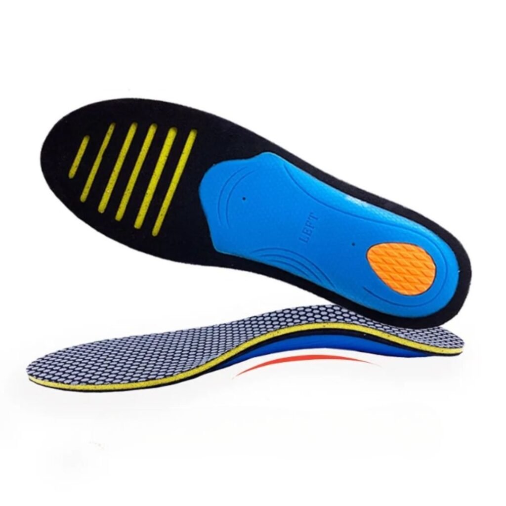 Semelle orthopédique pied creux au design moderne sur fond blanc
