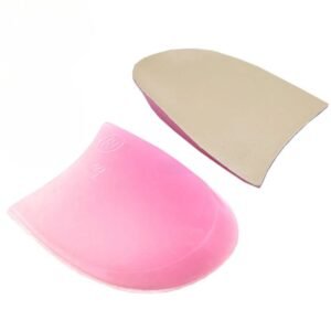 Semelles orthopédiques pour le genou en gel confortable sur fond blanc