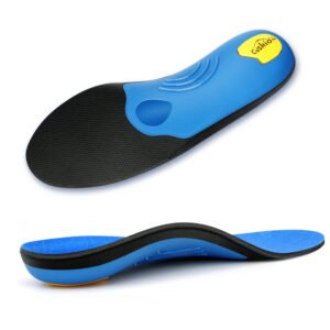 Semelles pour pieds plats orthopédiques et souples sur fond blanc